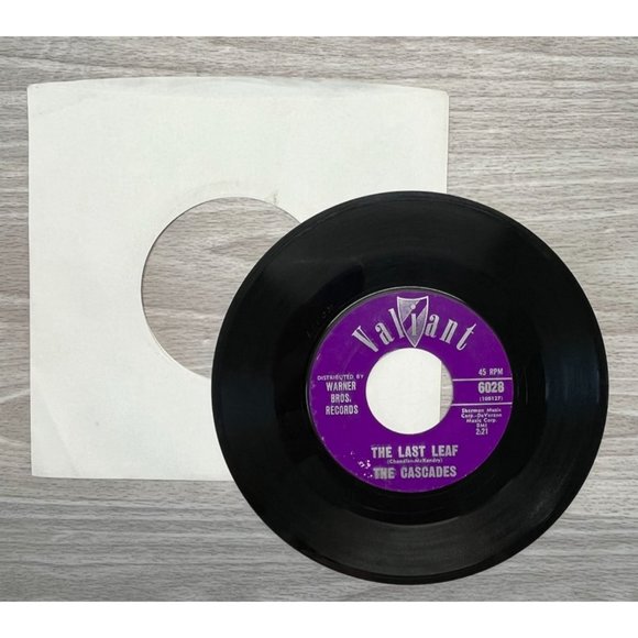 The Cascades Shy Girl / The Last Leaf 45 Teen Pop 1962 Valiant 6028 - Picture 5 of 6